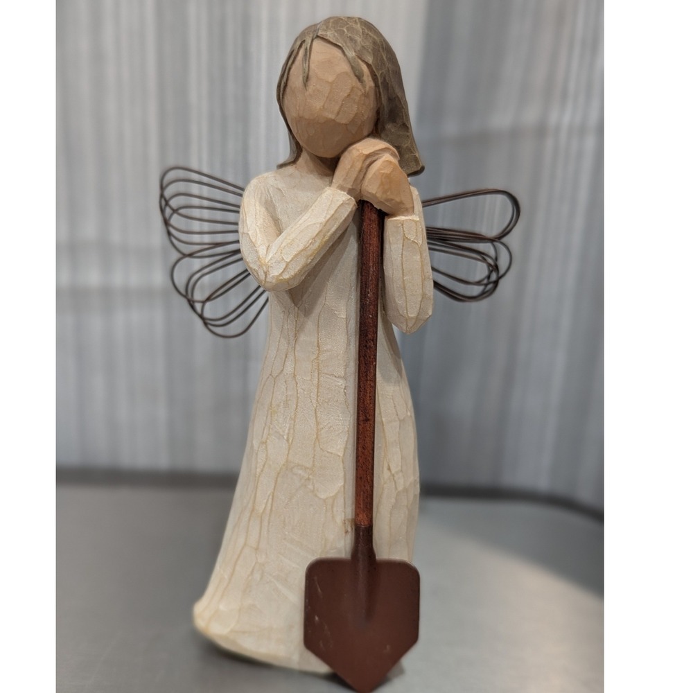 Willow Tree Angel of the Garden Figurine Susan Lordi Demdaco Shovel 2002 5.5"